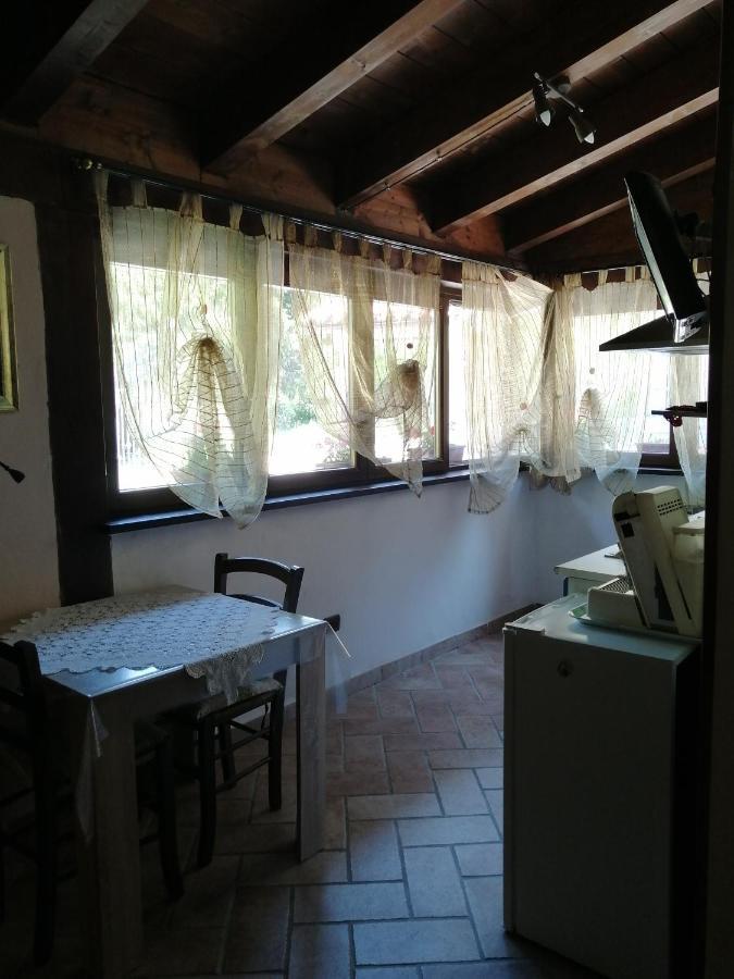 Il Castagneto Bed & Breakfast Camerino Bagian luar foto