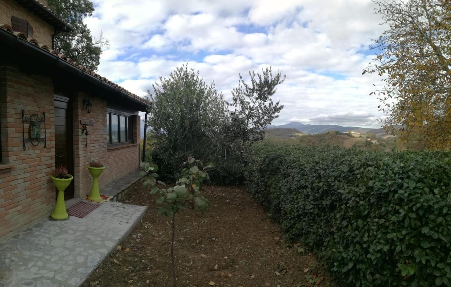 Il Castagneto Bed & Breakfast Camerino Bagian luar foto