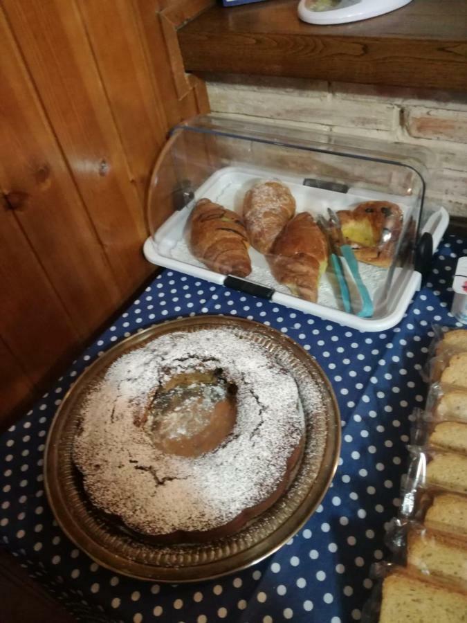 Il Castagneto Bed & Breakfast Camerino Bagian luar foto