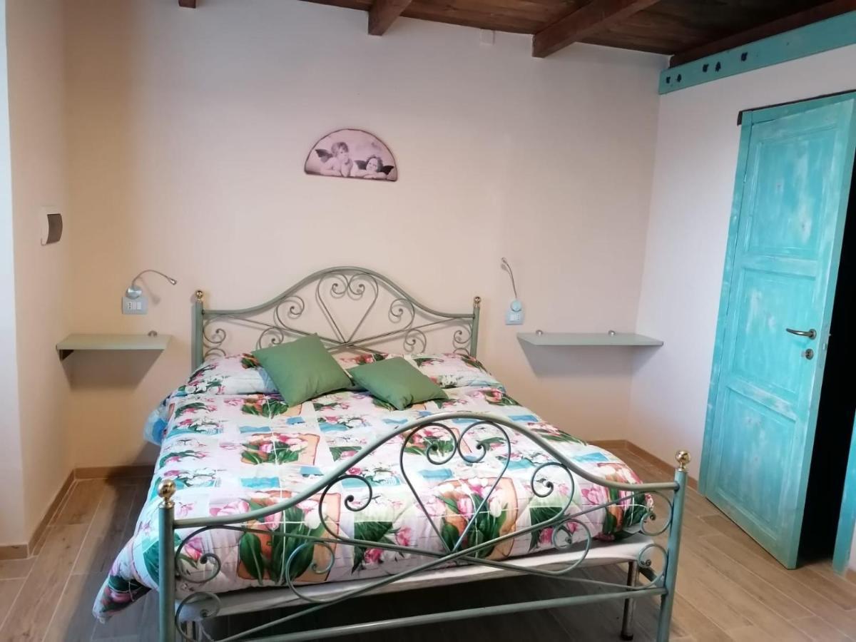 Il Castagneto Bed & Breakfast Camerino Bagian luar foto